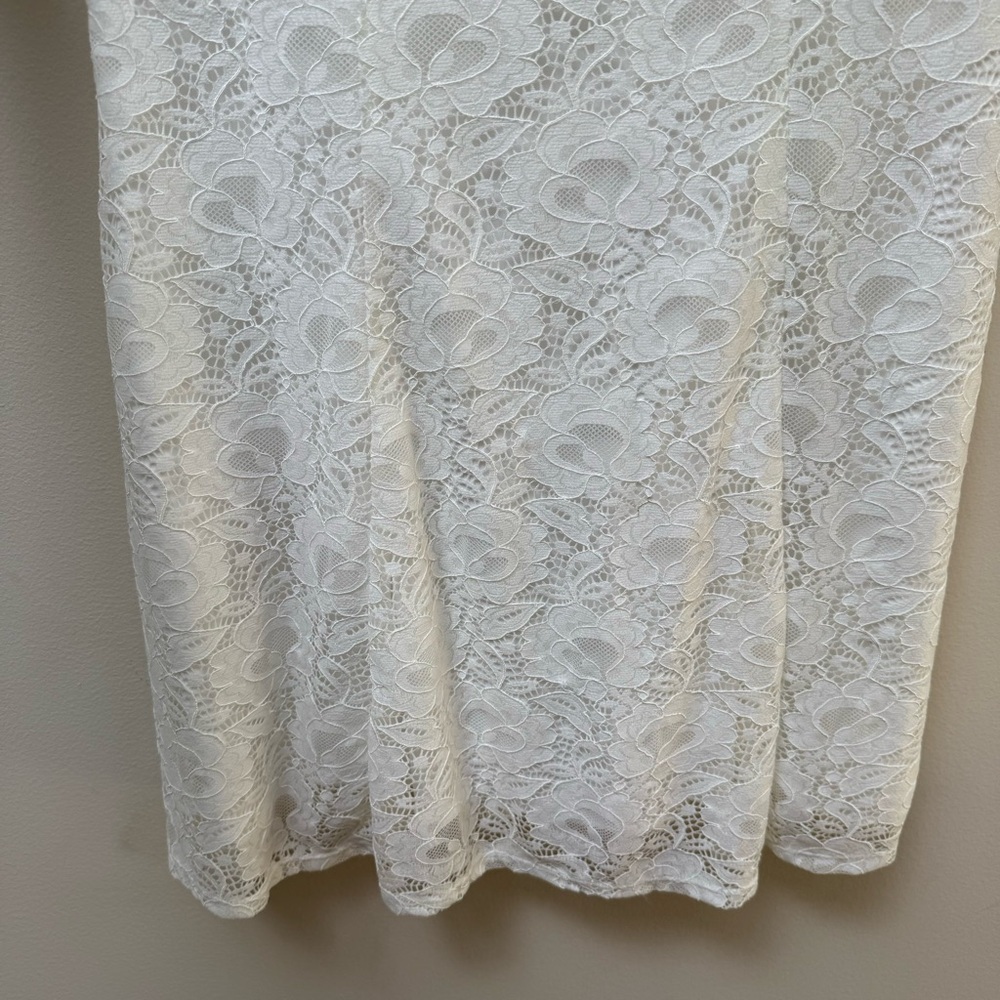 Speechless Lace Dress - Picture 3 of 8